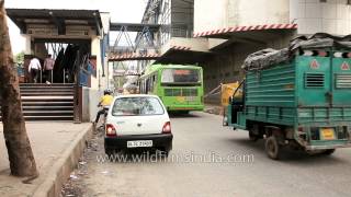 Traffic passing through Jahangir Puri metro station