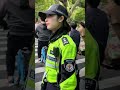 是什么趣点让兔子警官这么开心呀！#杭州交警 #警察 #李语蔚 #police