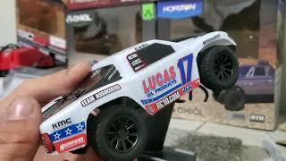 sc28 mini rc unboxing. mini trophy truck. Team associated.