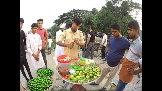 Stylish Man Sells Unique Styles Cutting Green Guavas | Guava Cutting Skills | Guava Street Food