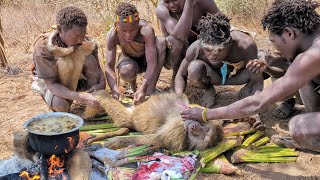 Wow That's incredible delicious food Hadza Bushmen catch and cooks middle of nowhere ‼️😋😲