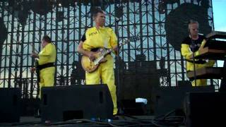 DEVO performs Mongoloid in Kentucky 2010