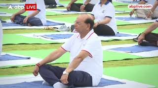 अंतरराष्ट्रीय योग दिवस पर दिल्ली के उप राज्यपाल Vinai Kumar Saxena ने किया योग | Yoga Day 2023 | ABP