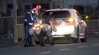 At that moment, the motorcycle's engine starts, its siren sounds, and the moment of arrest!