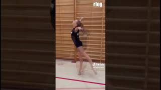 Componentes del conjunto junior de la selección española de gimnasia rítmica✨