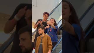 EMILLY VICK PASSANDO VERGONHA EM SHOPPING *muito engraçado