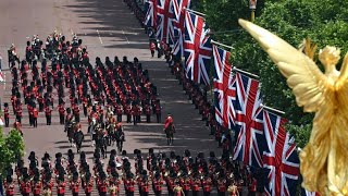 Pomp und Jubel bei Militärparade in London