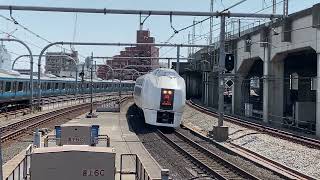 651系1000番台 特急草津 赤羽駅到着