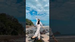 OUTFIT HIJAB KE PANTAI