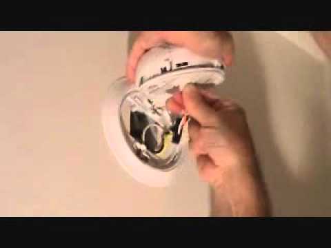 How to replace a smoke alarm detector How to replace a smoke alarm detector