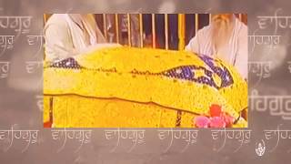 ਹਉ ਰਹਿ ਨ ਸਕਾ ਬਿਨੁ ਦੇਖੇ ਪ੍ਰੀਤਮਾ ਮੈ ਨੀਰੁ ਵਹੇ ਵਹਿ ਚਲੈ ਜੀਉ