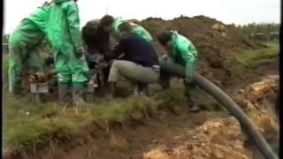 Digging up parts of a Short Stirling bomber from WW2 amazing aviation Archaeology finds!!!