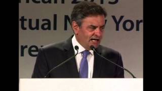 Aécio Neves discursa na abertura de conferência em Nova Iorque