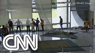 Câmeras flagram invasores danificando cortinas e tapetes no Planalto; assista | CNN 360º