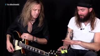 Doug Aldrich demos his \