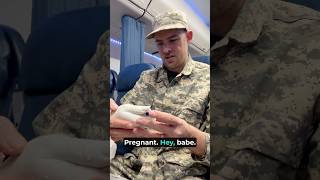 Soldier finds out pregnancy news on his flight home ❤️