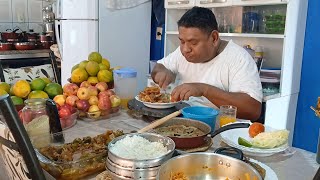 HOMEM GULOSO Hoje Vou Almoçar Pato Ao Molho Berinjela Com Ovo Vou Comer Tudo Não Deixa Nada Pra Ning