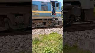 HEAVY HONKING LDH G-7 !!  INCHARGE OF HEAVY LOADED BCN FREIGHT TRAIN !! TAKE OFF FROM PTLD #shorts