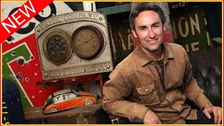 Mike Wolfe of American Pickers takes viewers inside 1932 Ford Roadster including a motor start-up.