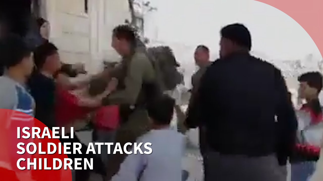 Israeli Soldier Attacks Palestinian Schoolchildren In Hebron - YouTube