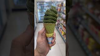 官心你的食衣住行育樂 🍦 2024年7月6日 🍨 台中 全家便利商店 FamilyMart 哈尼 午茉綠 香芋牛奶 霜淇淋 圓滾滾 ice cream 再睡五分鐘 滴妹 麗晶店 綠配紫 濃郁 綿密