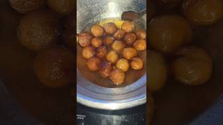 Evening snacks😋#gulabjamun#breadgulabjamun#shorts#shortvideo#eveningsnacks#sweet @maaranbabyfoods