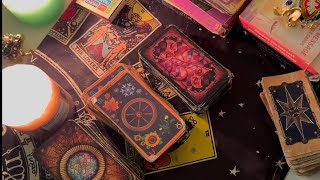 Aktualna sytuacja pomiędzy Wami; czy on/ona tęskni? Co myśli i czuje? Wybierz grupę, TAROT