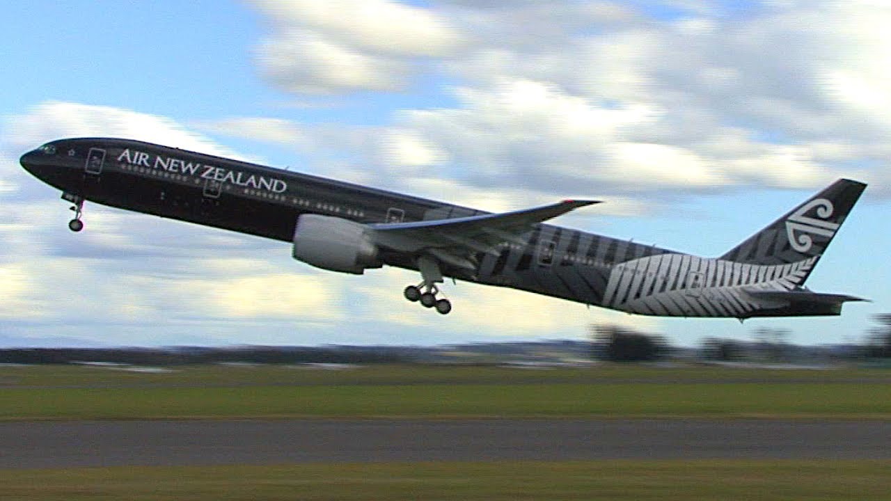 Air New Zealand 'All Black' Boeing 777 - YouTube