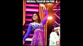 Mrunal Thakur's Live Dance Performance!