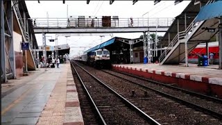 THRILLING OVERTAKE !!!!!! ERS WDP-4D Hauled 12284 NZM ERS Duronto Overtakes 09038 BME BDTS Special