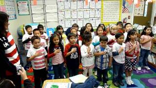 K3 kids recites the Pledge Of Allegiance