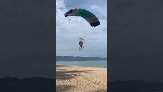 #tandem #beach #skydiving 😎🙌#wow #skydive #puertovallarta #mexico #viral #ytshorts #funny #flying