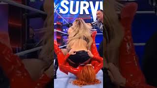 Becky Lynch pins Charlotte Flnir