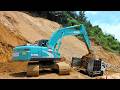 Potong Lereng Bukit ! Beko Excavator Truk Dump Menggali Memindahkan Batu Tanah.