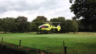 Zeegse - Traumahelikopter stijgt op na inzet in Zeegse (Tynaarlo)