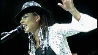 Alicia Keys Concert Intro Songs In A Minor Tour 2002