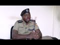 poliisi y’e mutungo waliwo abaserikale abagirumbye ne baggyayo abakwate