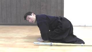05 Kendo Basics I - How to Bow in the Sitting Position (zarei)