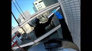 【Goproで撮ってみた】看板を乗り越えた先に窓ガラスが！地元藤沢の９階建てオフィスビルのガラス清掃の様子を撮影！