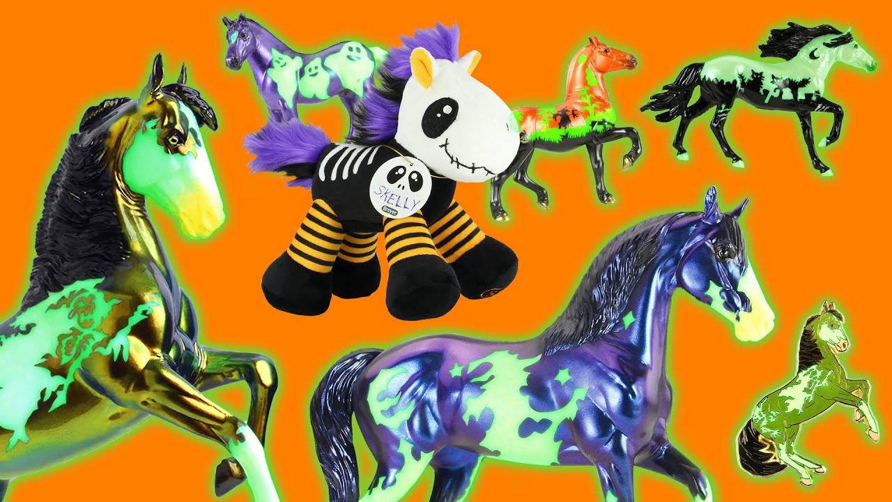 Unboxing & Reviewing ALL Breyer 2022 Halloween Model Horses! || They ...