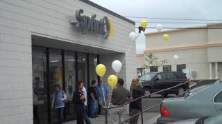 Palm Pre: Line outside the Sprint store an hour after opening