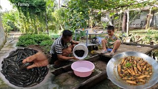 The gobies were so tempting. Goby fish stewed in coconut milk with pepper, boiled broccoli, and w...