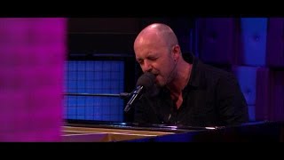 Niels Geusebroek covert Coldplay! - RTL LATE NIGHT