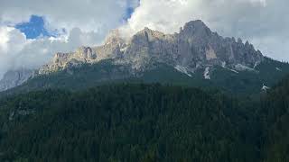 আল্পস পর্বতের পাদদেশে। At the foot of the Alps