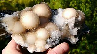 Natrolite and Stilbite on Heulandite