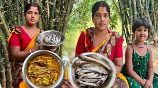 নদীর টাটকা বাচা মাছের ডাটা দিয়ে রেসিপি // @TradiSwad @villfood