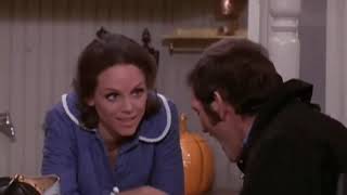 The Mary Tyler Moore Show Season 2, Episode 21: Where There's Smoke, There's Rhoda