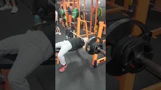 臥推90kg