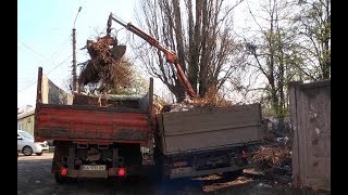 Умань міська рада.  В Умані ведеться прибирання стихійних сміттєзвалищ.