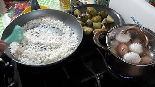 preparando una rica sopa de arroz con unos huevos de rancho 👍💖🤗